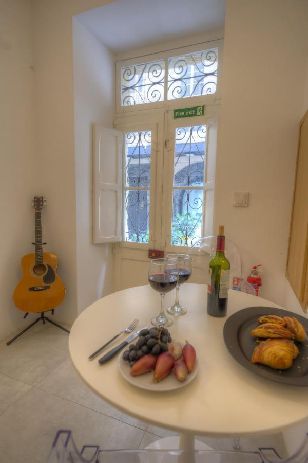 ואלטה Cute And Modern Duplex Apartment In Ideal Location Rcas1-1 מראה חיצוני תמונה